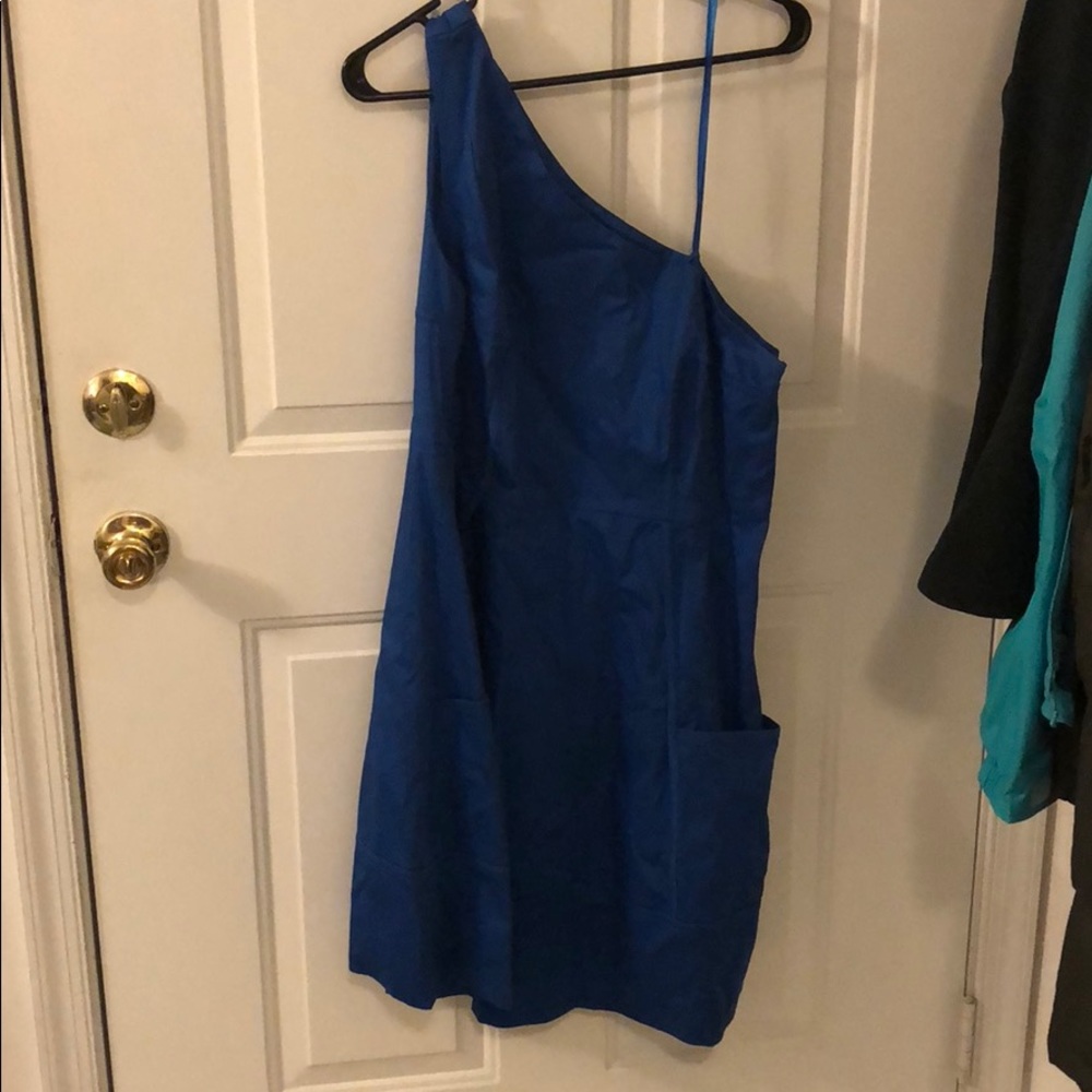 Adorable Jessica Simpson royal one shoulder dress